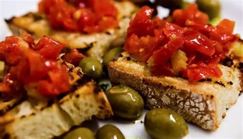 sagra della bruschetta lariano|Sagra della Bruschetta con il pane di Lariano